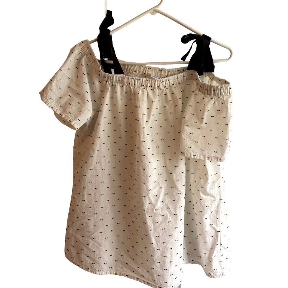 Motherhood Maternity off shoulder Cream Top with Black Accents size Large